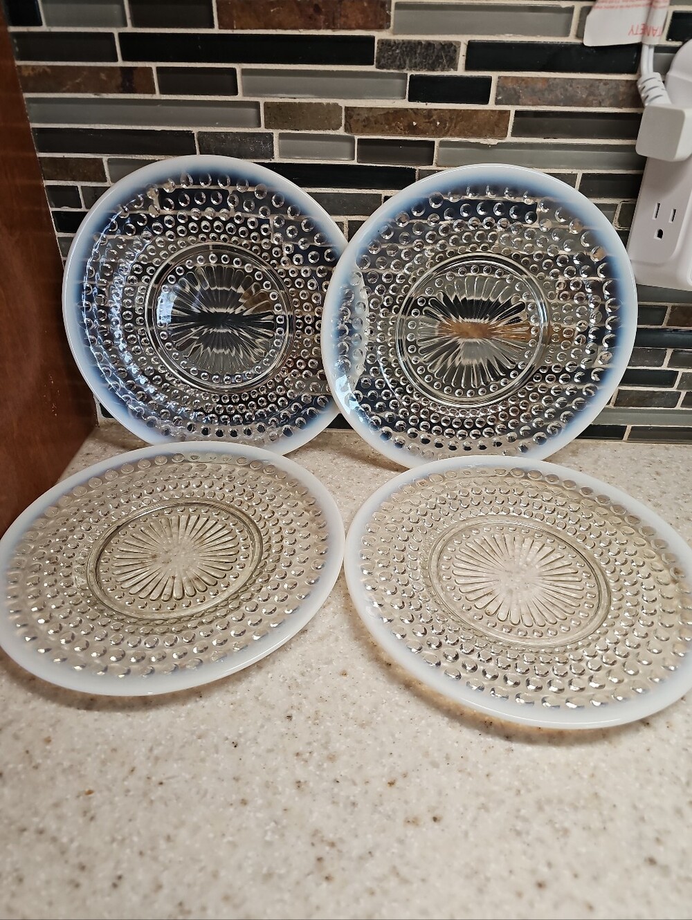 MOONSTONE Set Of 4 Vintage 1940s Anchor Hocking White Opalescent 8.5 Inch Plates